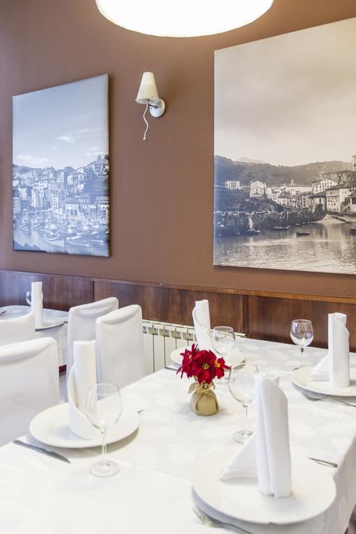Hostal Restaurante Alarico Allariz Buitenkant foto